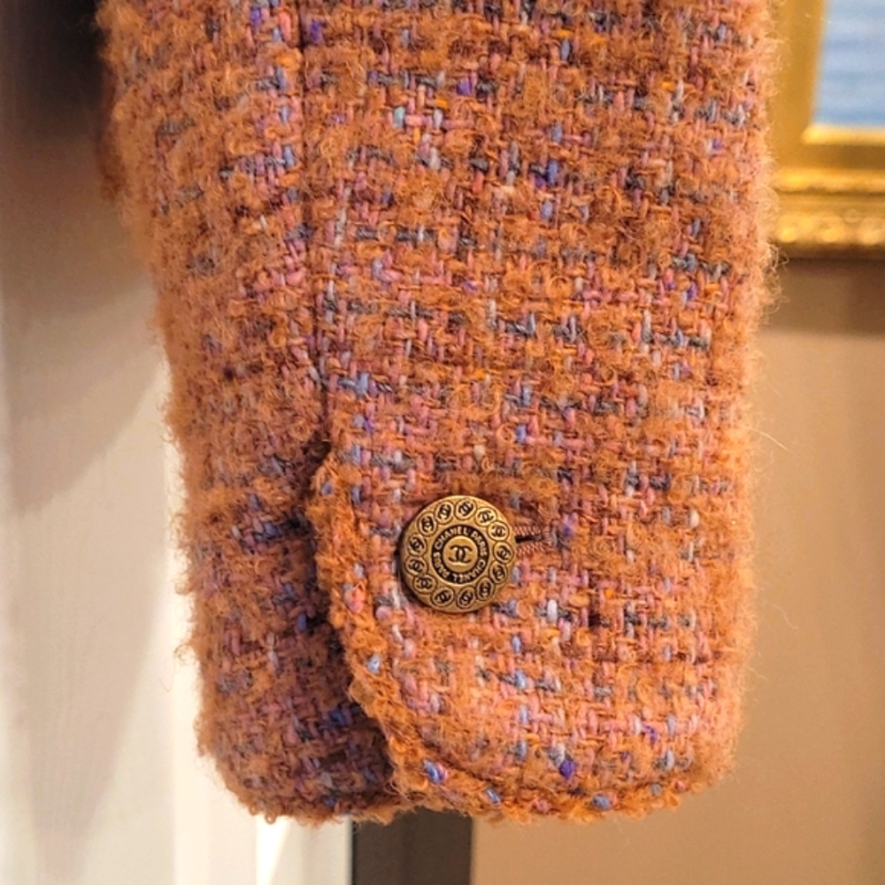 Chanel wool jacket with CC buttons - Picture 5 of 14